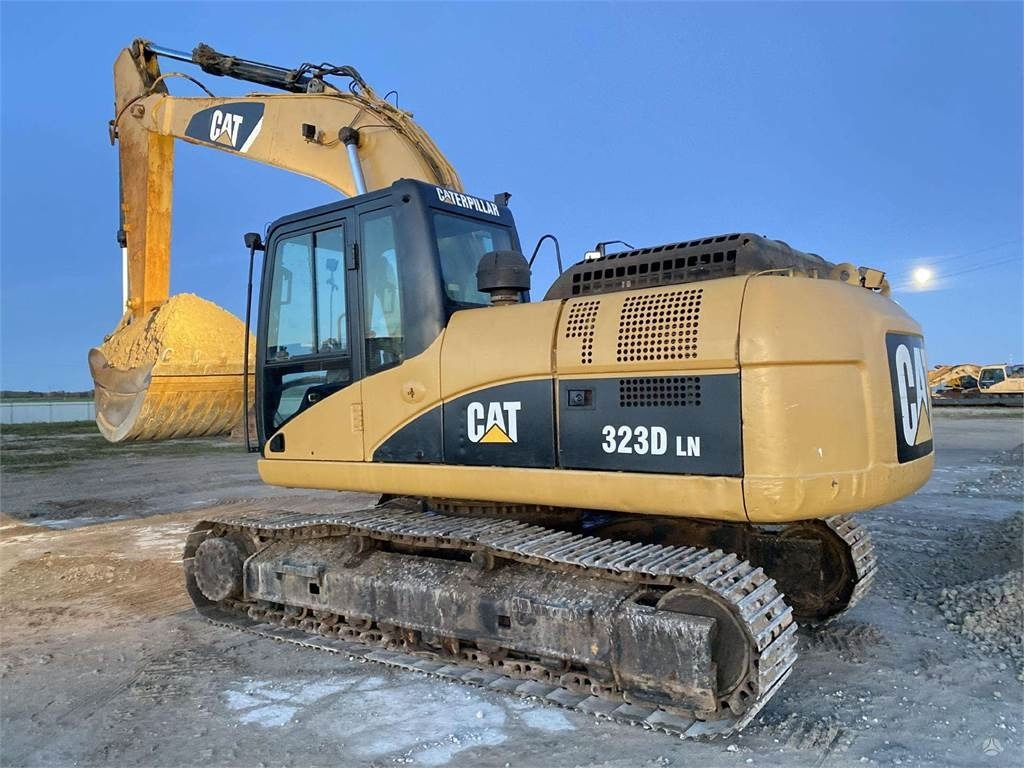 CAT 323 DLN - Гусеничний екскаватор: фото 3 CAT 323 DLN - Гусеничний екскаватор: фото 3