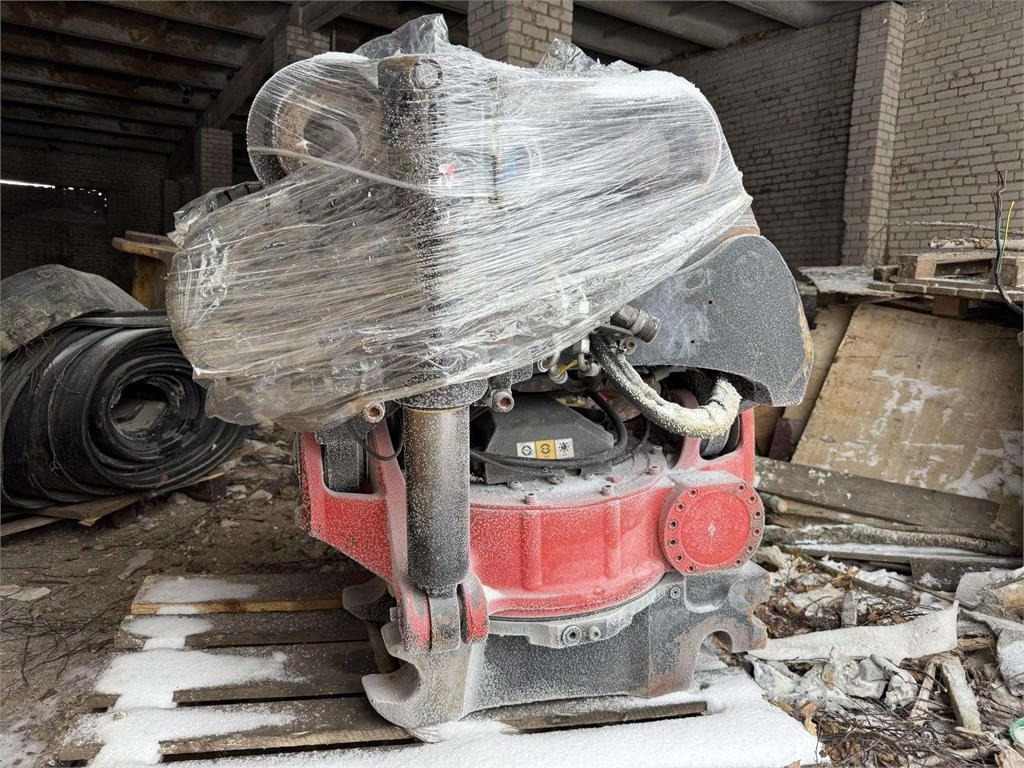 CAT 323 ROTOTILT R8 - Гусеничний екскаватор: фото 2 CAT 323 ROTOTILT R8 - Гусеничний екскаватор: фото 2