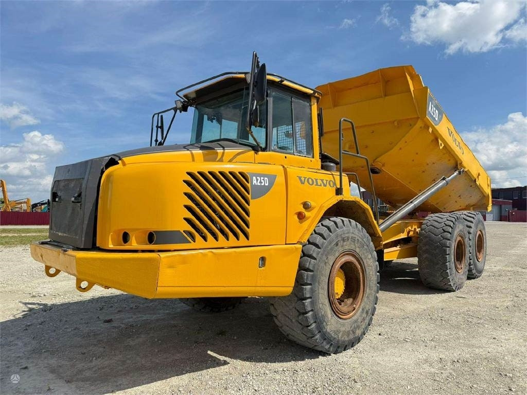 Volvo A25D - Шарнірний самоскид: фото 1 Volvo A25D - Шарнірний самоскид: фото 1
