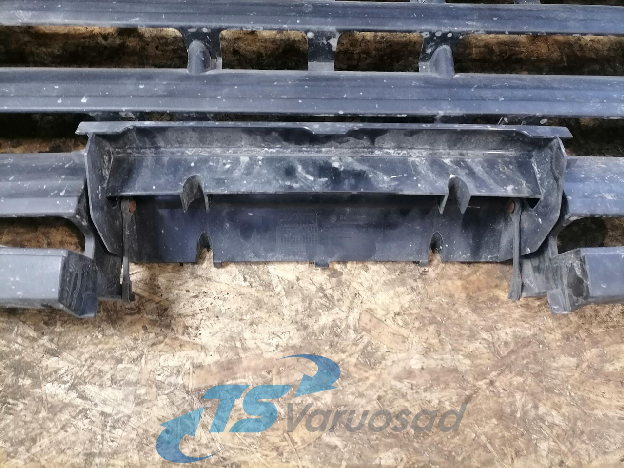 DAF Grille panel 1635802 - Решітка радіатора в категорії Вантажівки: фото 5 DAF Grille panel 1635802 - Решітка радіатора в категорії Вантажівки: фото 5