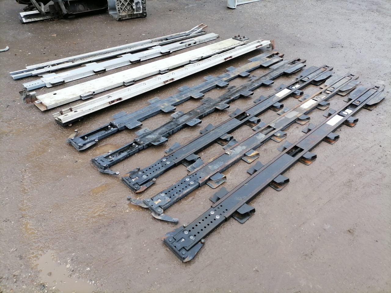 KRONE Haagise tugipostid 515068374 - Універсальна частина в категорії Вантажівки: фото 1 KRONE Haagise tugipostid 515068374 - Універсальна частина в категорії Вантажівки: фото 1