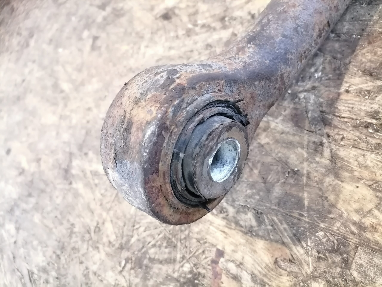 MAN Anti-roll bar 81437156108 - Стабілізатор поперечної стійкості в категорії Вантажівки: фото 3 MAN Anti-roll bar 81437156108 - Стабілізатор поперечної стійкості в категорії Вантажівки: фото 3