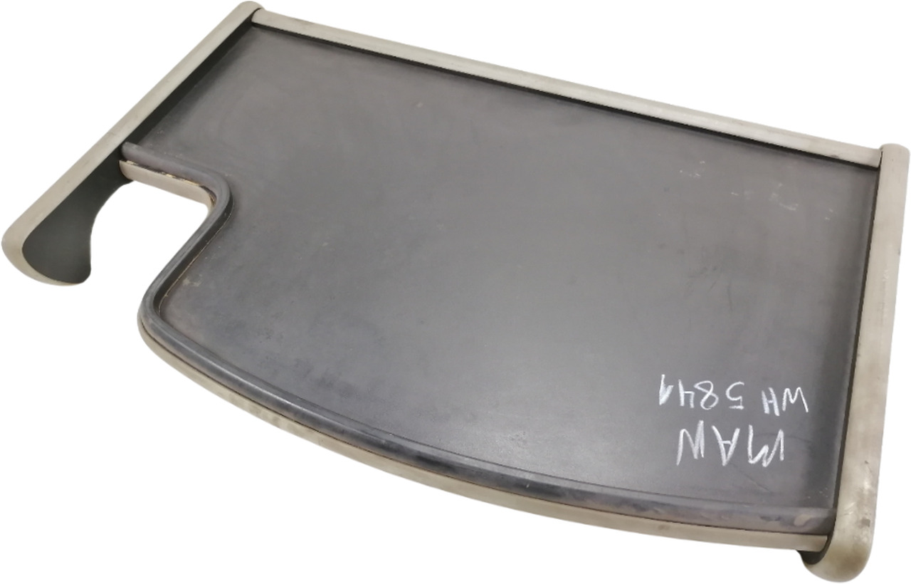 MAN Armatuurlaua pealne lisalaud - Універсальна частина в категорії Вантажівки: фото 1 MAN Armatuurlaua pealne lisalaud - Універсальна частина в категорії Вантажівки: фото 1