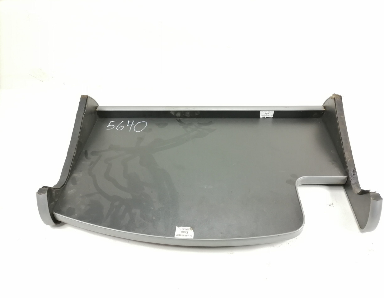 MAN Armatuurlaua pealne lisalaud - Універсальна частина в категорії Вантажівки: фото 4 MAN Armatuurlaua pealne lisalaud - Універсальна частина в категорії Вантажівки: фото 4