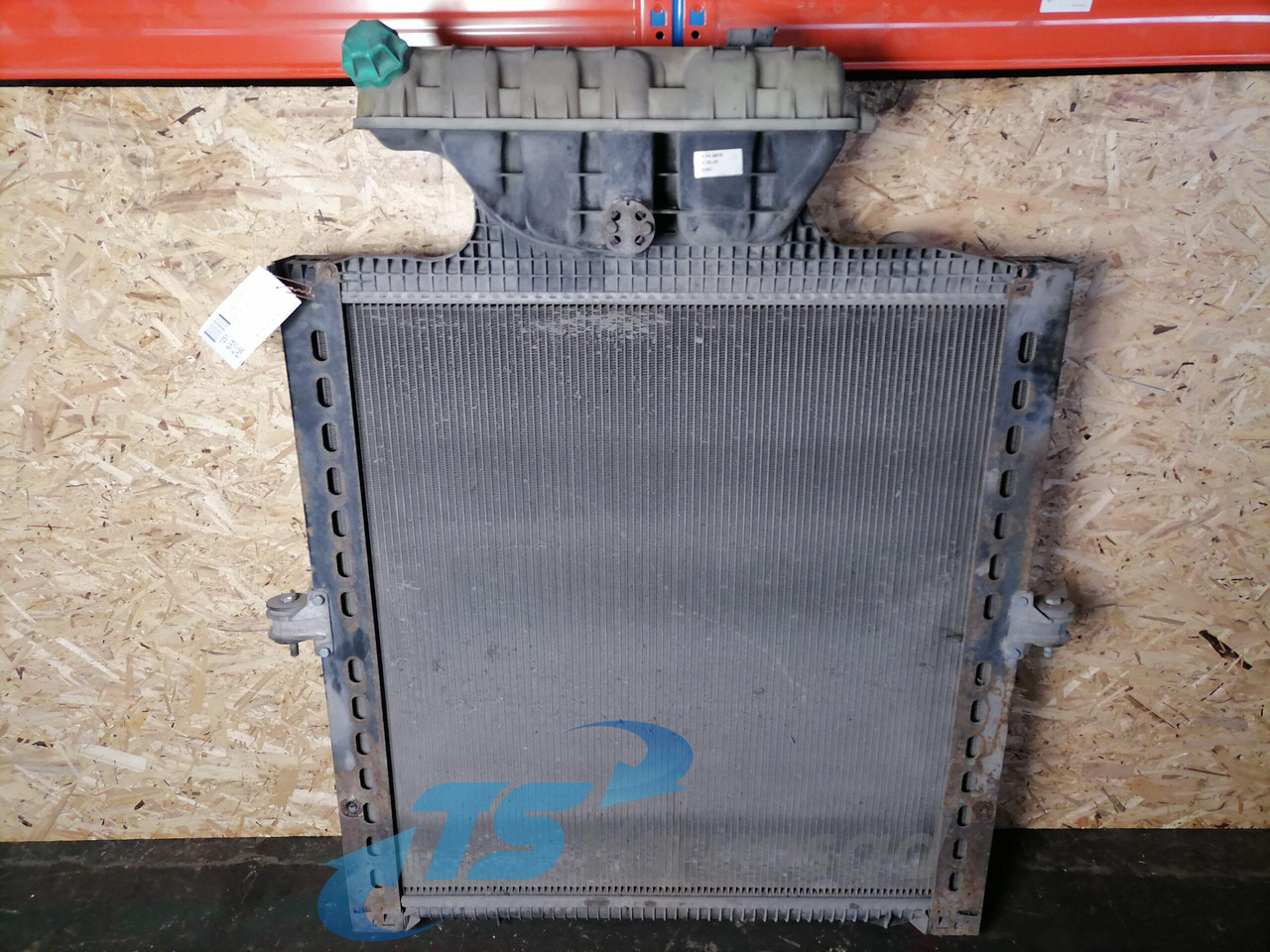 MAN Cooling radiator 81061016477 - Радіатор в категорії Вантажівки: фото 2 MAN Cooling radiator 81061016477 - Радіатор в категорії Вантажівки: фото 2