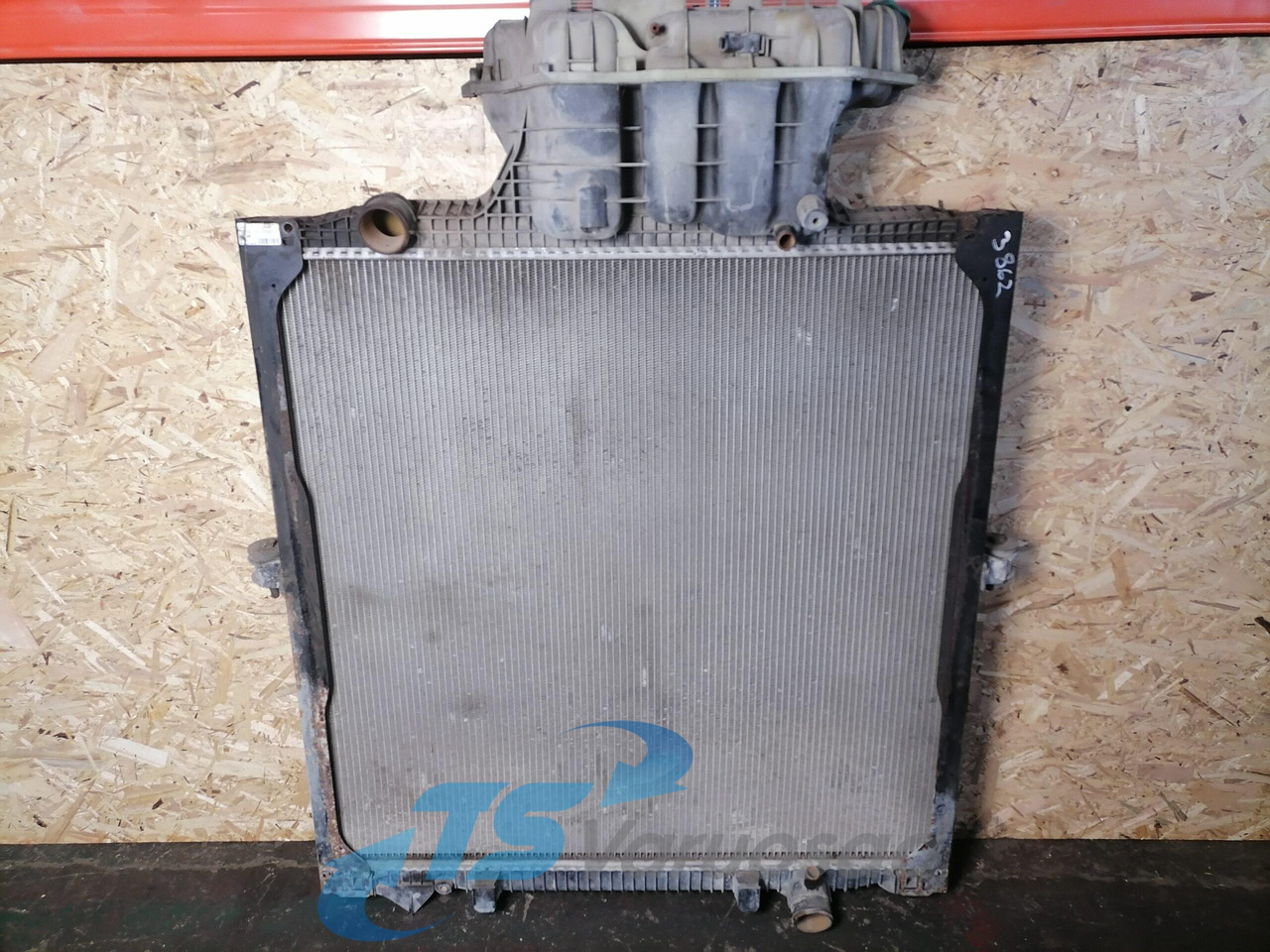 MAN Cooling radiator 81061016512 - Радіатор в категорії Вантажівки: фото 1 MAN Cooling radiator 81061016512 - Радіатор в категорії Вантажівки: фото 1