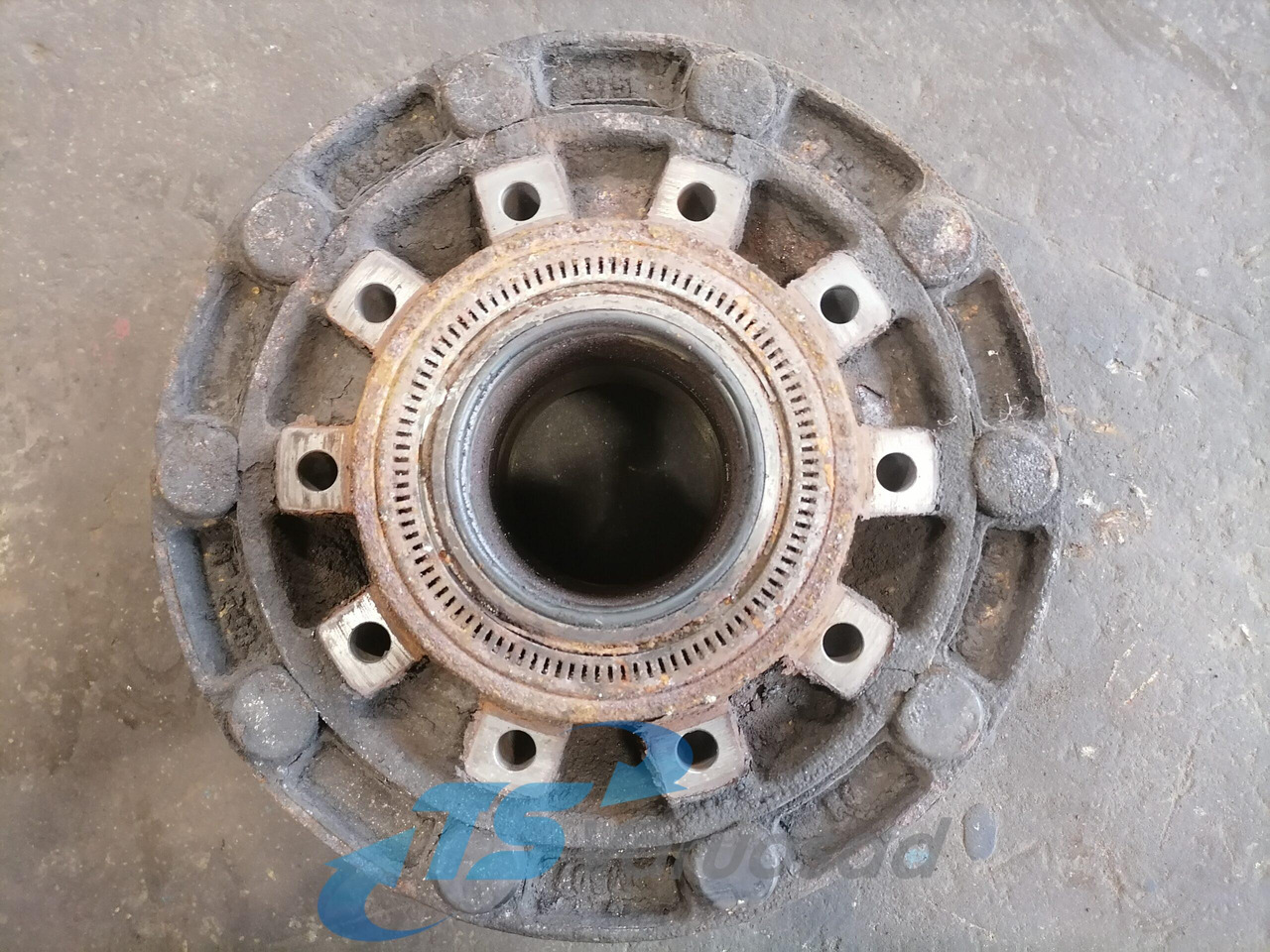 MAN Rear axel hub 81357010155 - Універсальна частина в категорії Вантажівки: фото 4 MAN Rear axel hub 81357010155 - Універсальна частина в категорії Вантажівки: фото 4