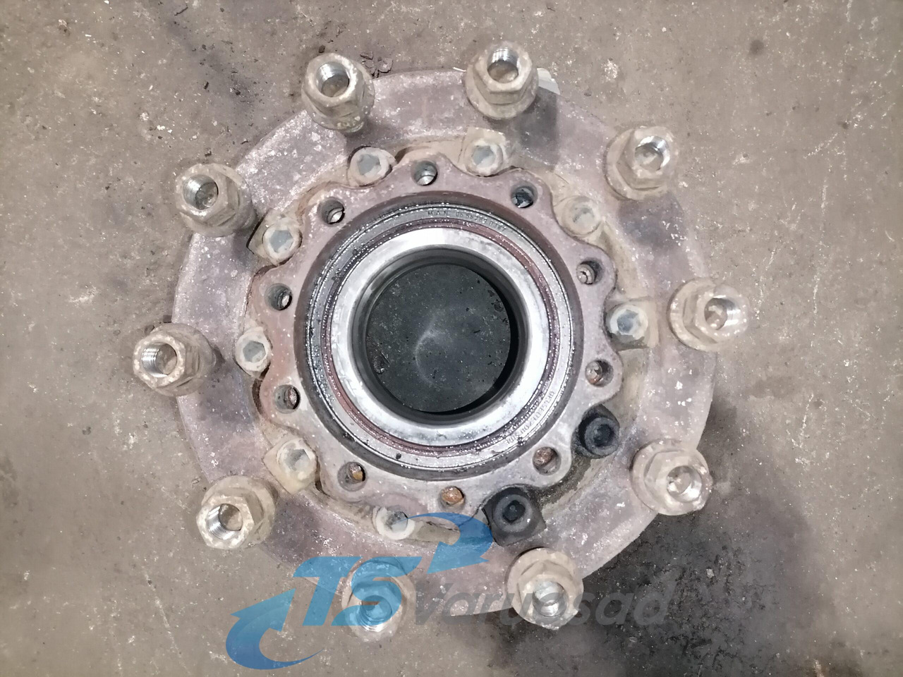 MAN Rear axel hub 81357010155 - Маточина в категорії Вантажівки: фото 4 MAN Rear axel hub 81357010155 - Маточина в категорії Вантажівки: фото 4