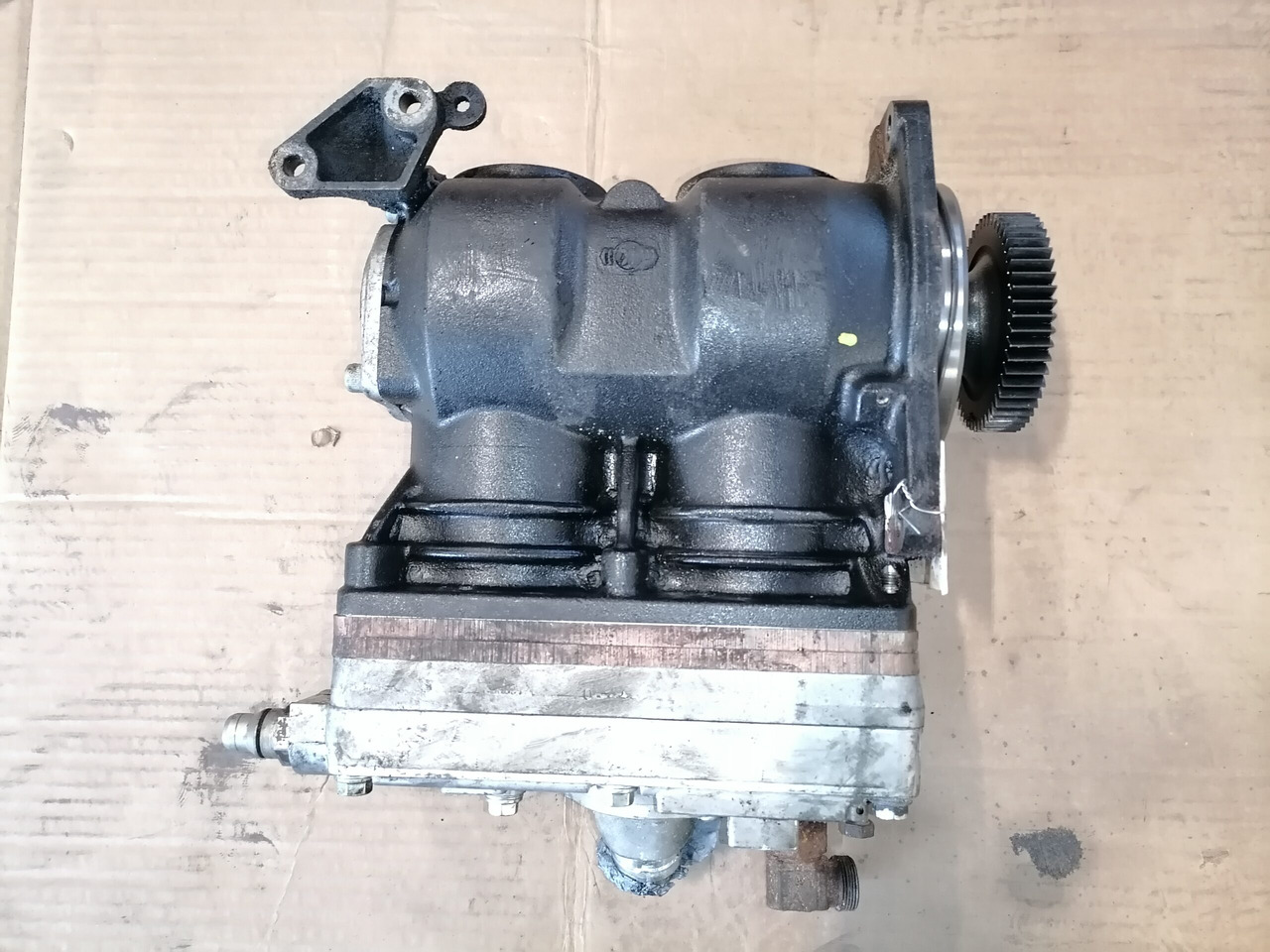 Mercedes-Benz Air compressor K165523N00 - Пневмокомпресор в категорії Вантажівки: фото 3 Mercedes-Benz Air compressor K165523N00 - Пневмокомпресор в категорії Вантажівки: фото 3