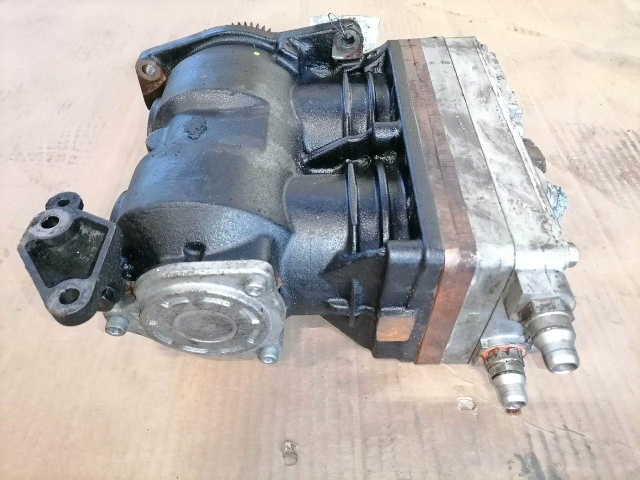 Mercedes-Benz Air compressor K165523N00 - Пневмокомпресор в категорії Вантажівки: фото 4 Mercedes-Benz Air compressor K165523N00 - Пневмокомпресор в категорії Вантажівки: фото 4