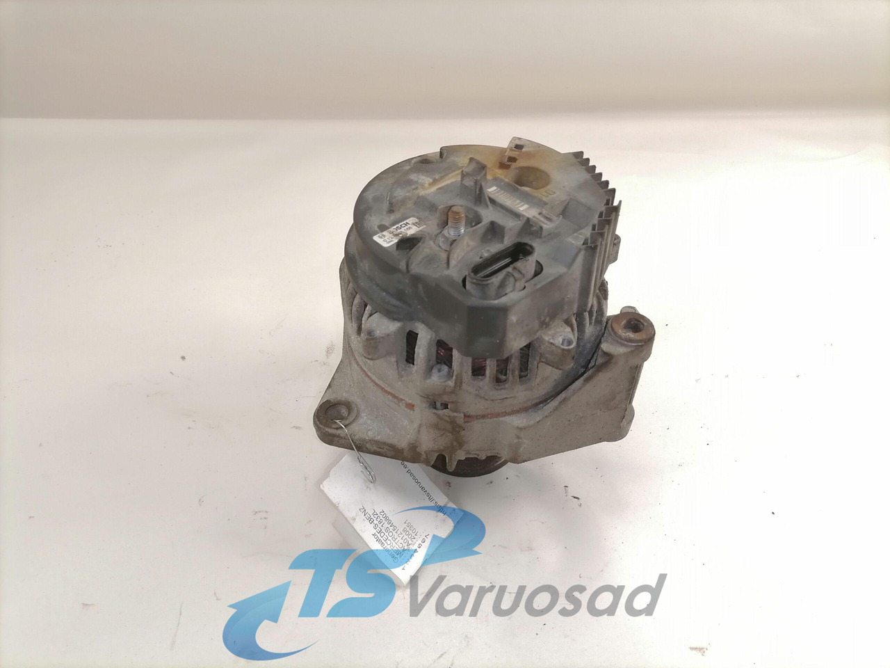 Mercedes-Benz Alternator A0121546802 - Генератор в категорії Вантажівки: фото 1 Mercedes-Benz Alternator A0121546802 - Генератор в категорії Вантажівки: фото 1