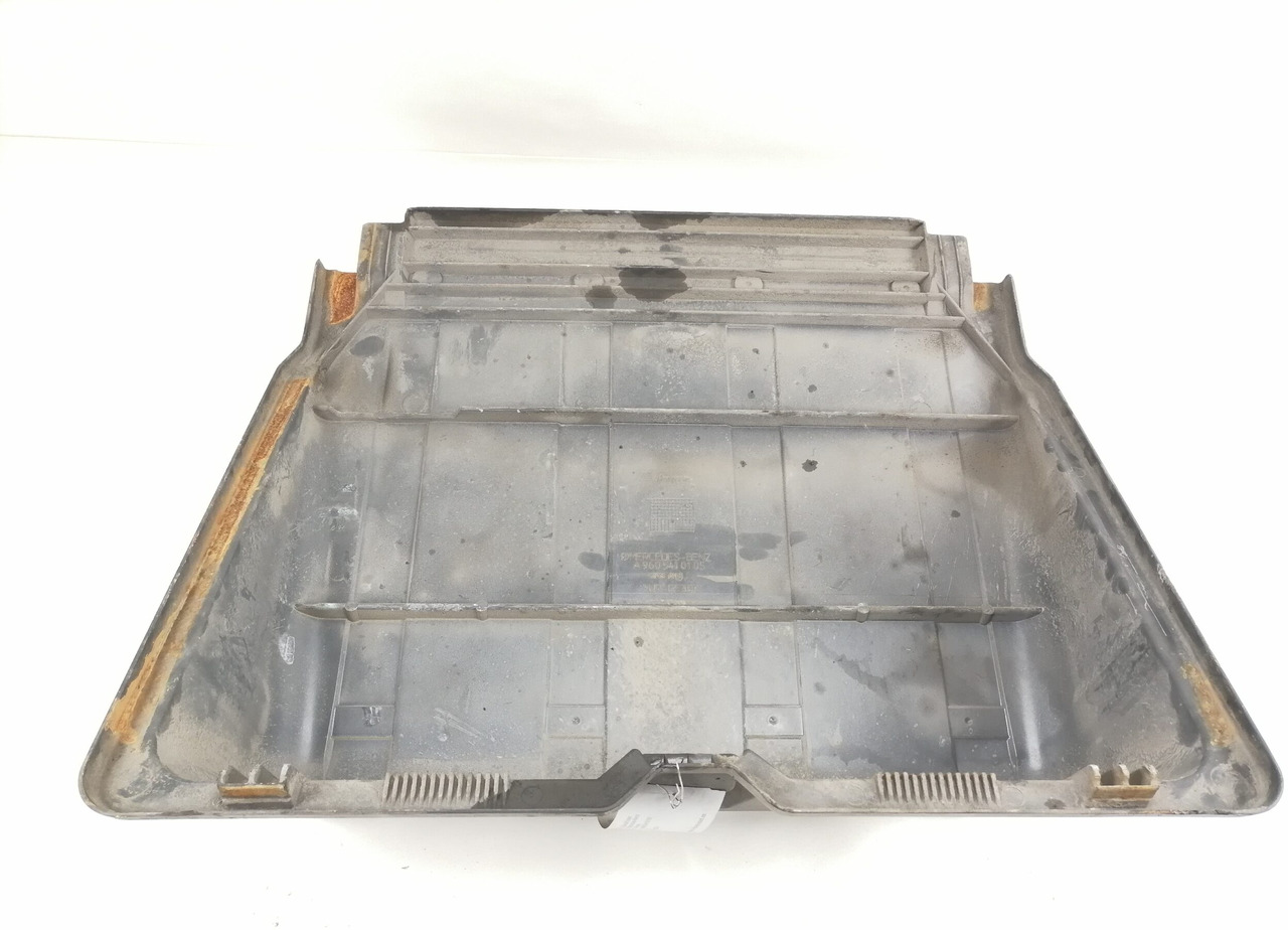Mercedes-Benz Battery cover A9605410105 - Аккумулятор в категорії Вантажівки: фото 5 Mercedes-Benz Battery cover A9605410105 - Аккумулятор в категорії Вантажівки: фото 5