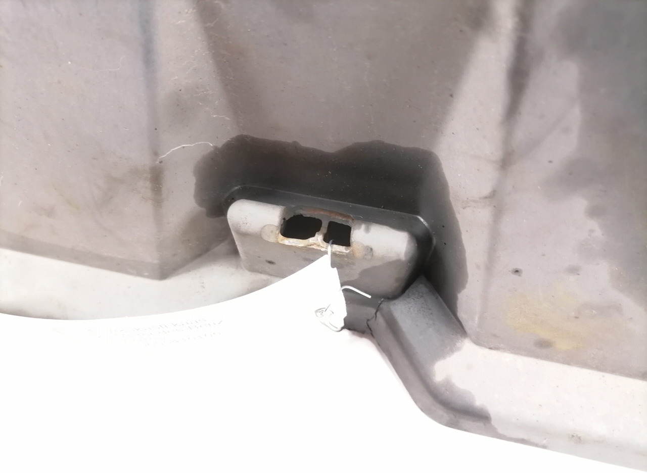 Mercedes-Benz Battery cover A9605410105 - Аккумулятор в категорії Вантажівки: фото 3 Mercedes-Benz Battery cover A9605410105 - Аккумулятор в категорії Вантажівки: фото 3