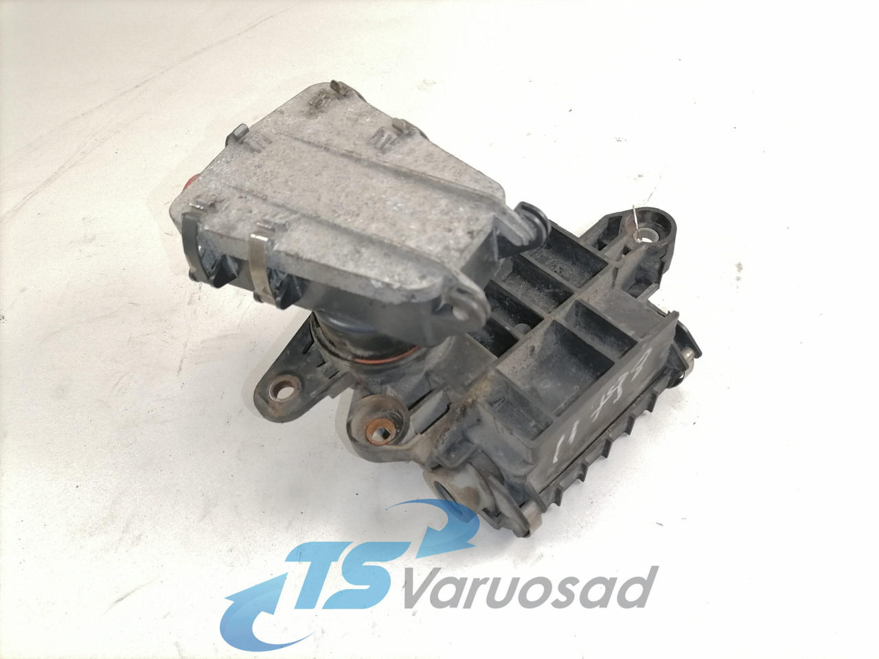 Mercedes-Benz Juhtmestiku harukarp A9305460641 - Запобіжник в категорії Вантажівки: фото 3 Mercedes-Benz Juhtmestiku harukarp A9305460641 - Запобіжник в категорії Вантажівки: фото 3