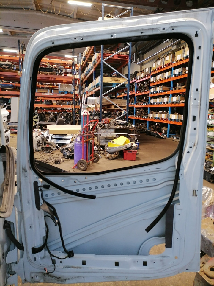 Mercedes-Benz MB uks, parem A9607202403 - Двері та запчастини в категорії Вантажівки: фото 2 Mercedes-Benz MB uks, parem A9607202403 - Двері та запчастини в категорії Вантажівки: фото 2