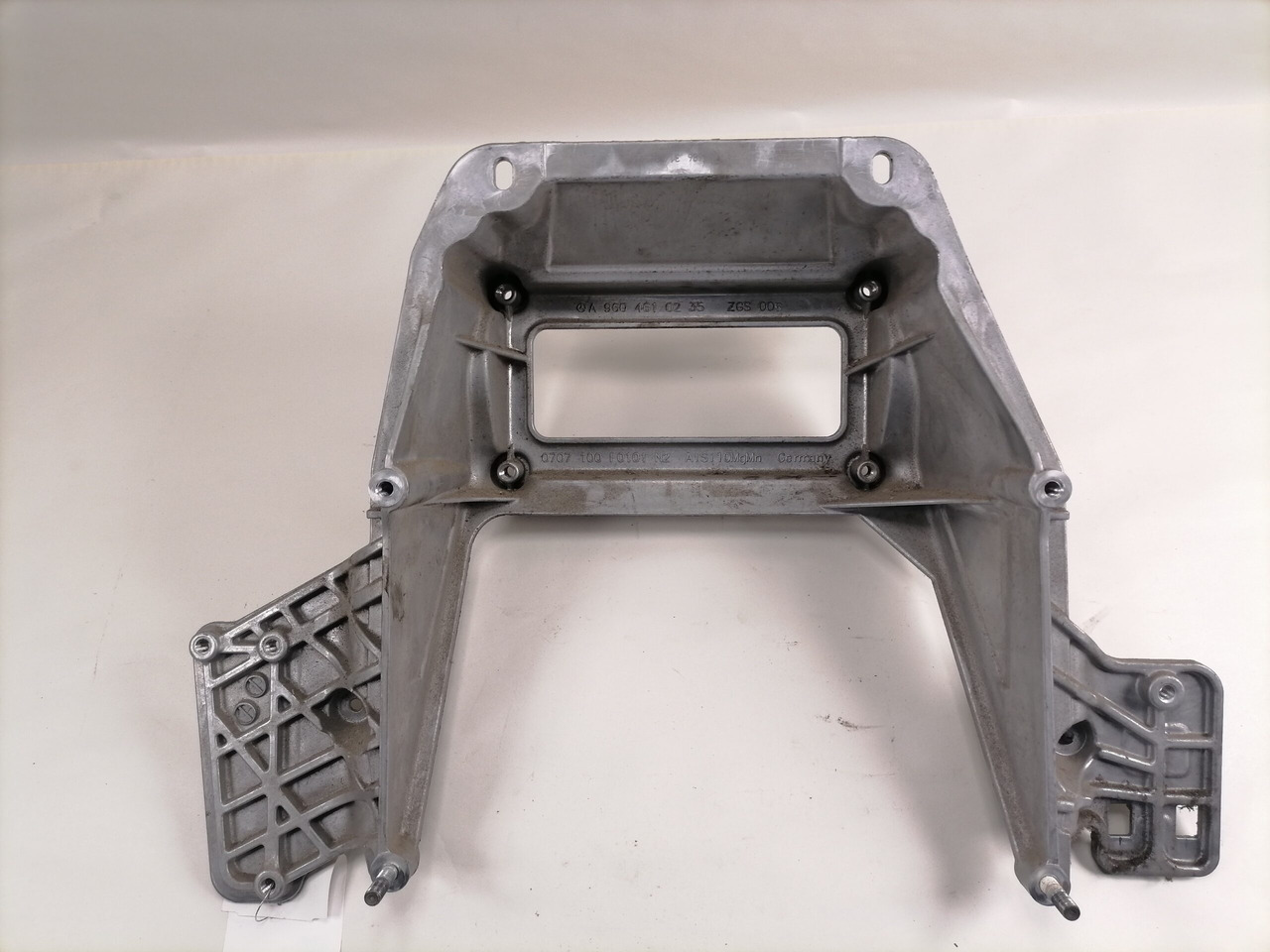 Mercedes-Benz Roolisamba kandur A9604610235 - Рульова колонка в категорії Вантажівки: фото 2 Mercedes-Benz Roolisamba kandur A9604610235 - Рульова колонка в категорії Вантажівки: фото 2