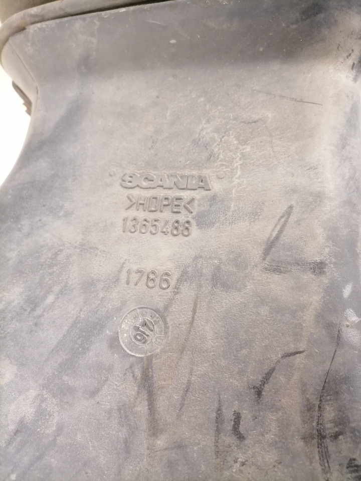 Scania Air intake 1365488 - Система забору повітря в категорії Вантажівки: фото 4 Scania Air intake 1365488 - Система забору повітря в категорії Вантажівки: фото 4