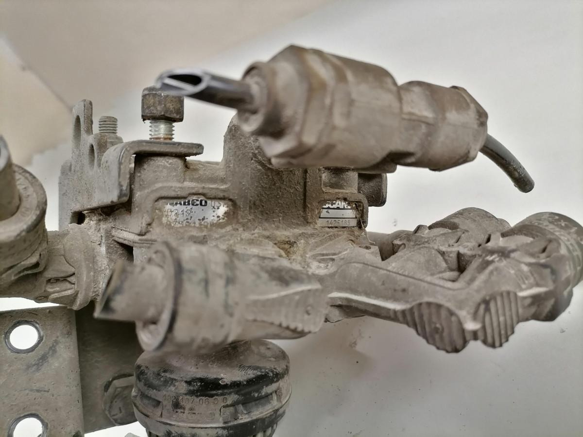 Scania Air pressure control valve 1425183 - Гальмівний клапан в категорії Вантажівки: фото 3 Scania Air pressure control valve 1425183 - Гальмівний клапан в категорії Вантажівки: фото 3