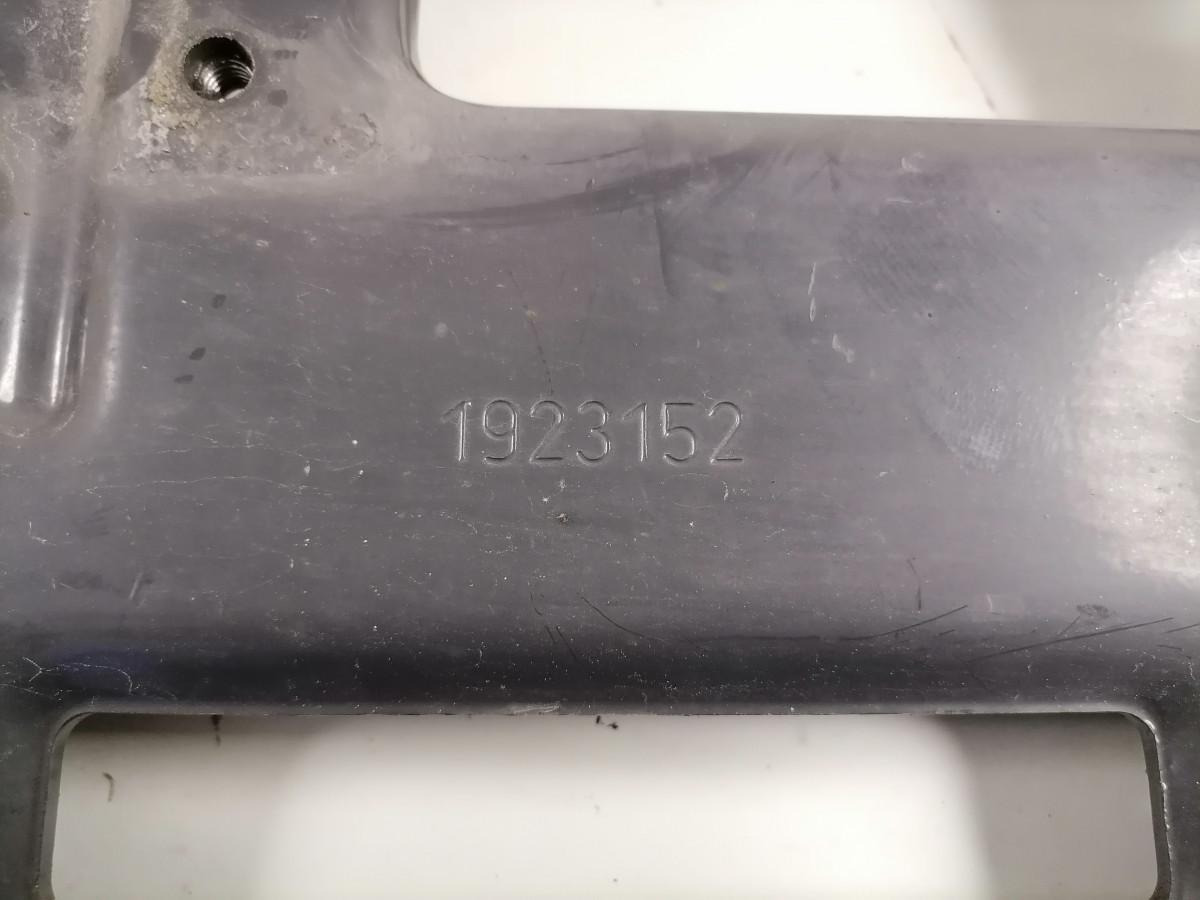 Scania Bumper bracket 1923152 - Бампер в категорії Вантажівки: фото 4 Scania Bumper bracket 1923152 - Бампер в категорії Вантажівки: фото 4