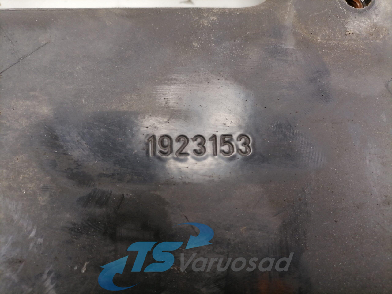 Scania Bumper bracket 1923153 - Бампер в категорії Вантажівки: фото 2 Scania Bumper bracket 1923153 - Бампер в категорії Вантажівки: фото 2