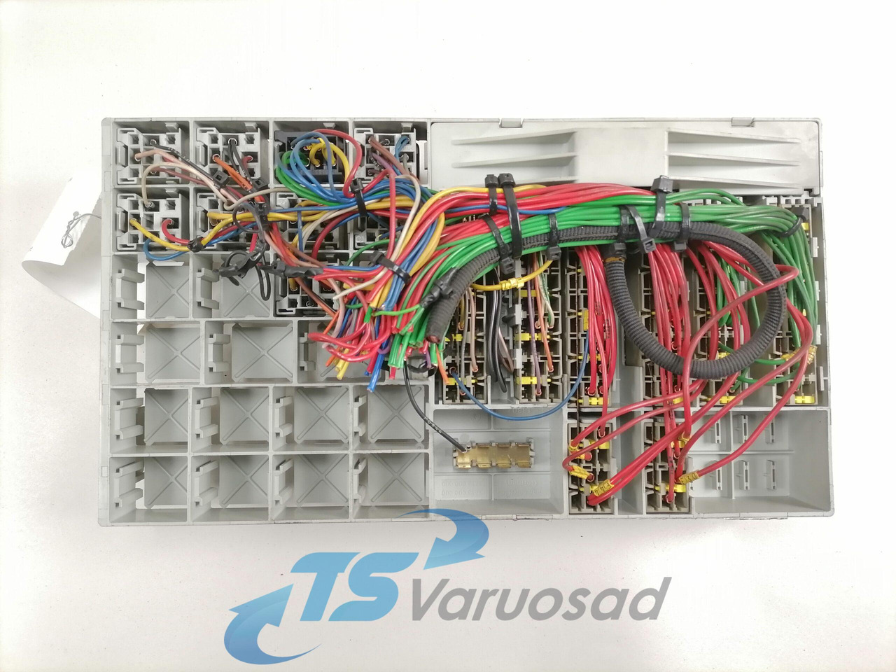 Scania Central electric unit 1775796 - Запобіжник в категорії Вантажівки: фото 2 Scania Central electric unit 1775796 - Запобіжник в категорії Вантажівки: фото 2