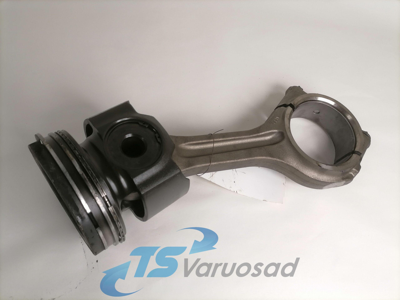 Scania Connecting rod + piston 1929265 - Поршні/ Кільця/ Втулки в категорії Вантажівки: фото 1 Scania Connecting rod + piston 1929265 - Поршні/ Кільця/ Втулки в категорії Вантажівки: фото 1
