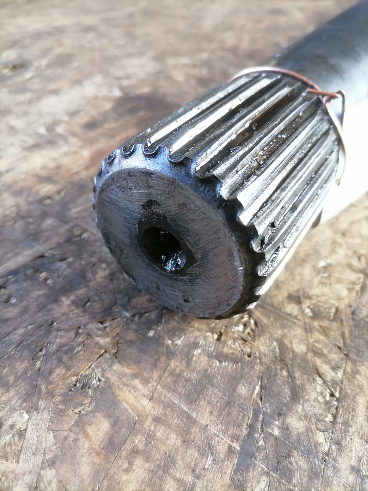 Scania Drive shaft 1761195 - Піввісь в категорії Вантажівки: фото 4 Scania Drive shaft 1761195 - Піввісь в категорії Вантажівки: фото 4