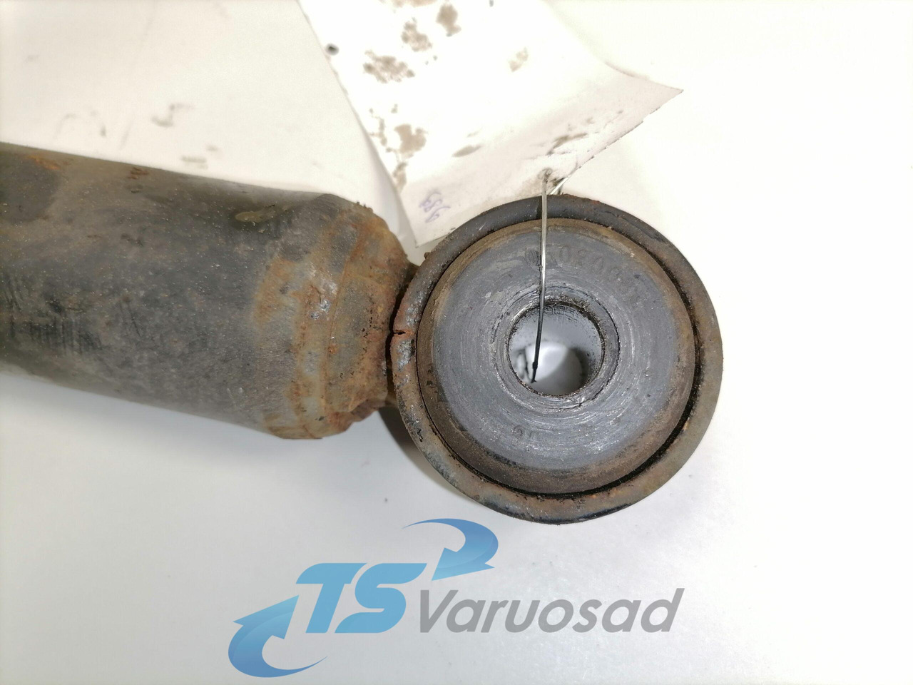 Scania First axel shock absorber T1330 - Амортизатори в категорії Вантажівки: фото 2 Scania First axel shock absorber T1330 - Амортизатори в категорії Вантажівки: фото 2