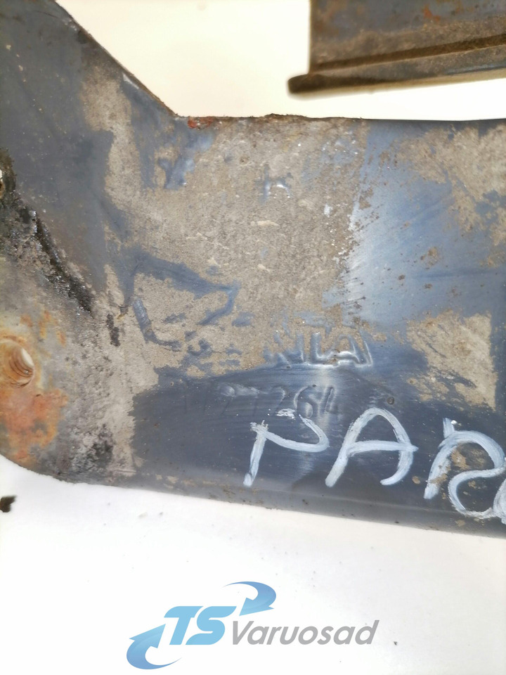 Scania Grille panel hinge 1727264 - Решітка радіатора в категорії Вантажівки: фото 3 Scania Grille panel hinge 1727264 - Решітка радіатора в категорії Вантажівки: фото 3