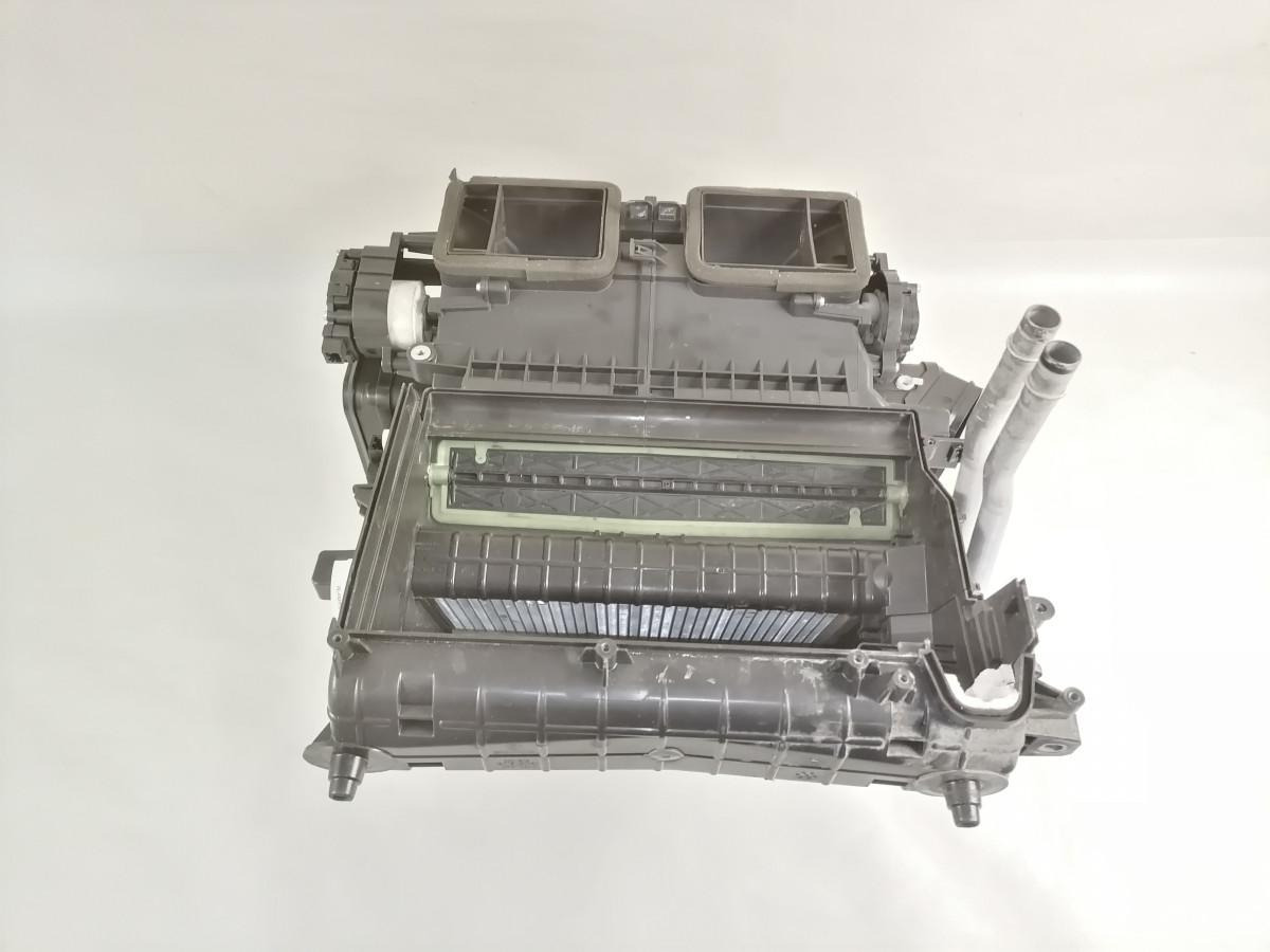 Scania Heating unit 2878950 - Універсальна частина в категорії Вантажівки: фото 4 Scania Heating unit 2878950 - Універсальна частина в категорії Вантажівки: фото 4