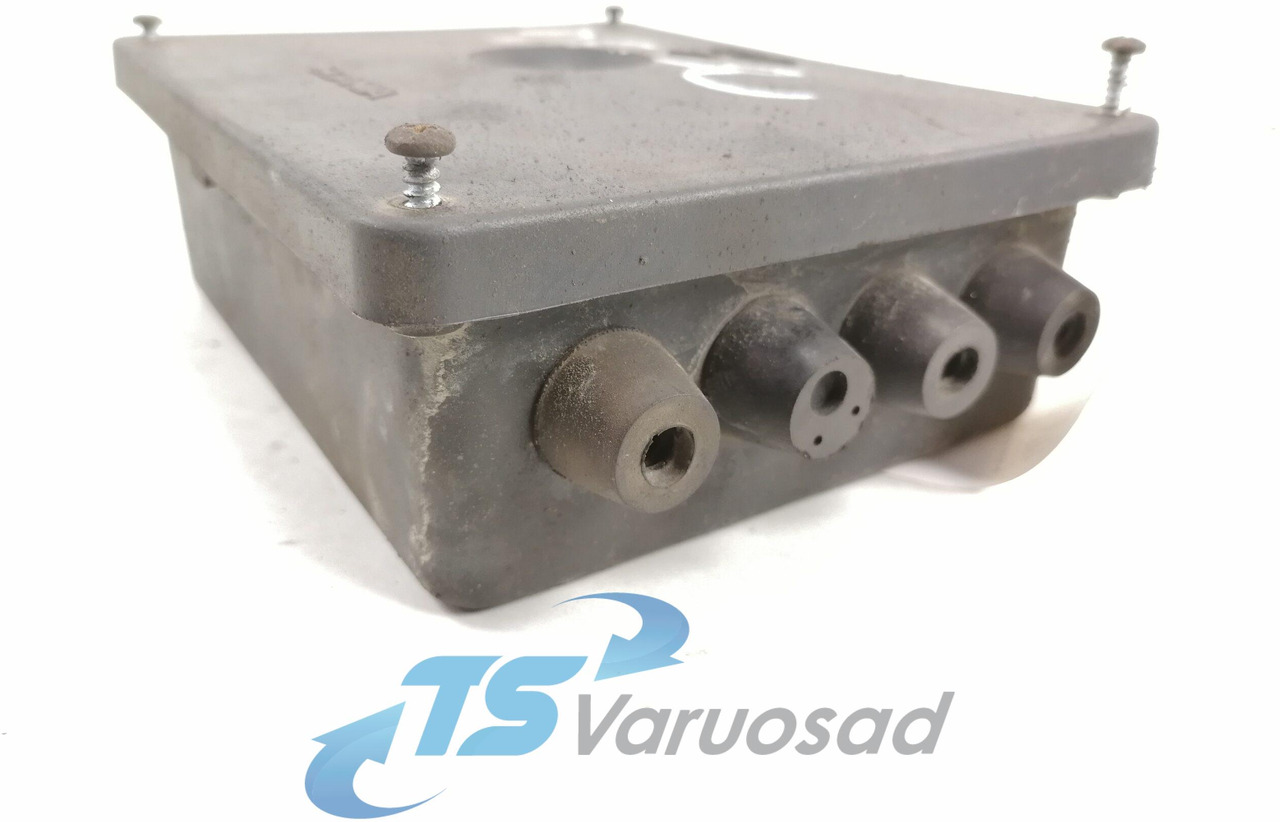 Scania Juhtmestiku harukarp 1350847 - Запобіжник в категорії Вантажівки: фото 3 Scania Juhtmestiku harukarp 1350847 - Запобіжник в категорії Вантажівки: фото 3