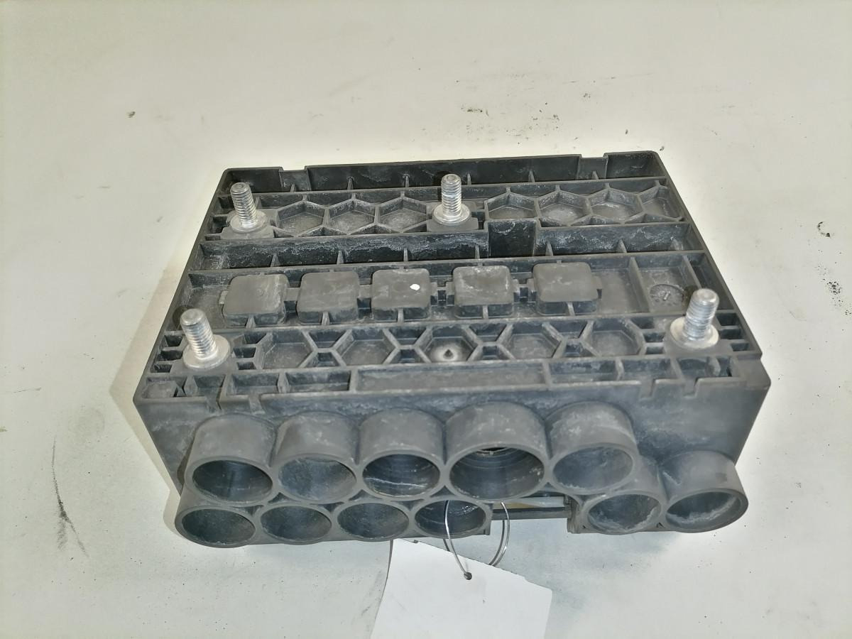 Scania Kaitsmekarp 2844404 - Запобіжник в категорії Вантажівки: фото 5 Scania Kaitsmekarp 2844404 - Запобіжник в категорії Вантажівки: фото 5