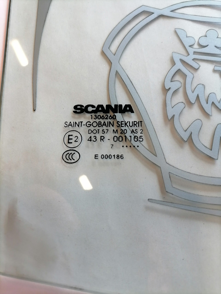 Scania Küljeklaas, parem 1306260 - Скло та запчастини в категорії Вантажівки: фото 3 Scania Küljeklaas, parem 1306260 - Скло та запчастини в категорії Вантажівки: фото 3