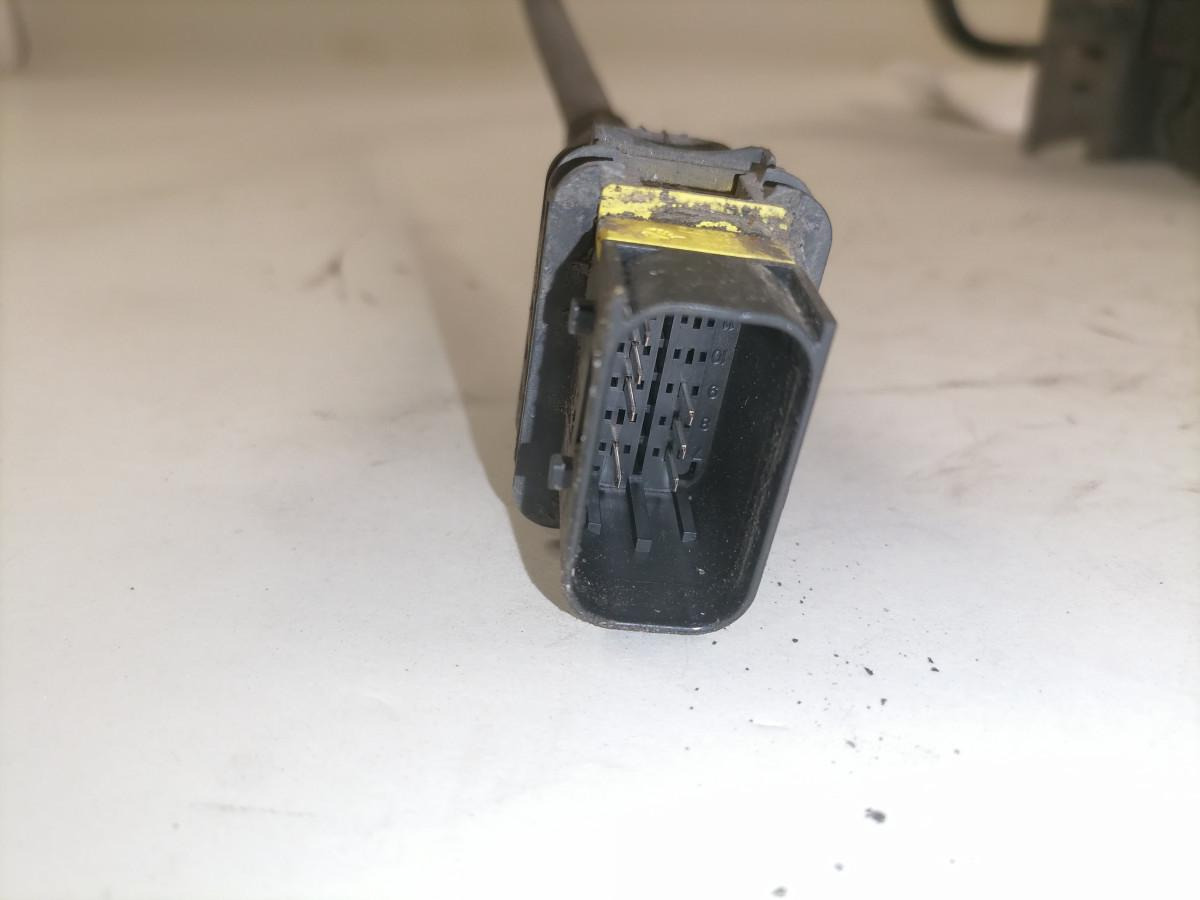 Scania Massilüliti 2742010 - Реле в категорії Вантажівки: фото 3 Scania Massilüliti 2742010 - Реле в категорії Вантажівки: фото 3