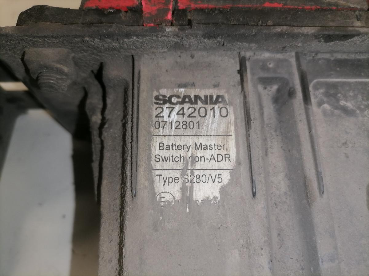 Scania Massilüliti 2742010 - Реле в категорії Вантажівки: фото 5 Scania Massilüliti 2742010 - Реле в категорії Вантажівки: фото 5