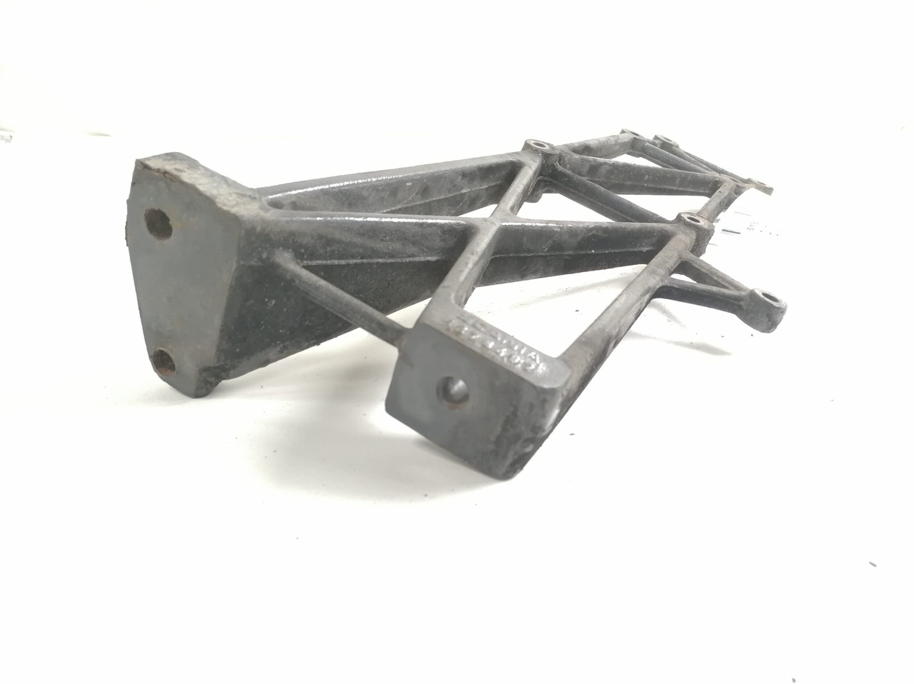 Scania Muffler carrier 1378482 - Глушник в категорії Вантажівки: фото 3 Scania Muffler carrier 1378482 - Глушник в категорії Вантажівки: фото 3