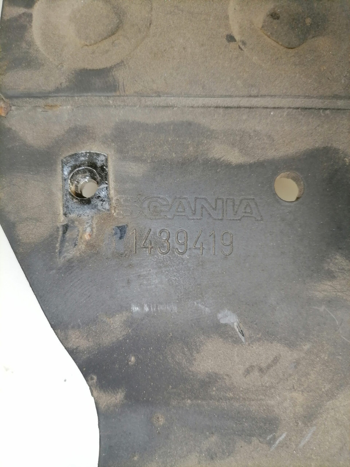 Scania Muffler carrier 1439419 - Глушник в категорії Вантажівки: фото 2 Scania Muffler carrier 1439419 - Глушник в категорії Вантажівки: фото 2