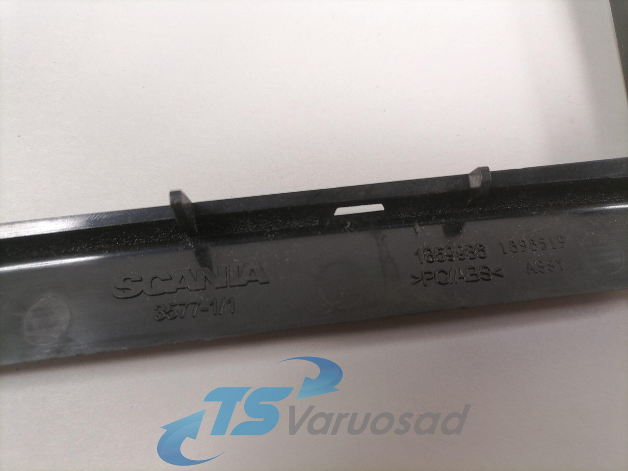 Scania Plastic cover 1859936 - Універсальна частина в категорії Вантажівки: фото 3 Scania Plastic cover 1859936 - Універсальна частина в категорії Вантажівки: фото 3