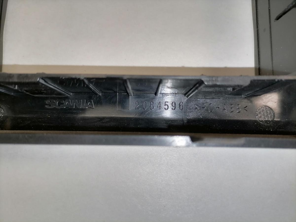 Scania Salongi plastik 2084596 - Універсальна частина в категорії Вантажівки: фото 4 Scania Salongi plastik 2084596 - Універсальна частина в категорії Вантажівки: фото 4