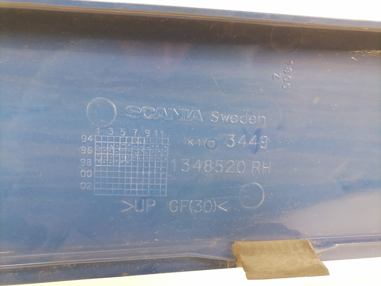 Scania Scania cab wind deflector, right side 1348520 - Аеродинаміка/ Спойлери в категорії Вантажівки: фото 2 Scania Scania cab wind deflector, right side 1348520 - Аеродинаміка/ Спойлери в категорії Вантажівки: фото 2
