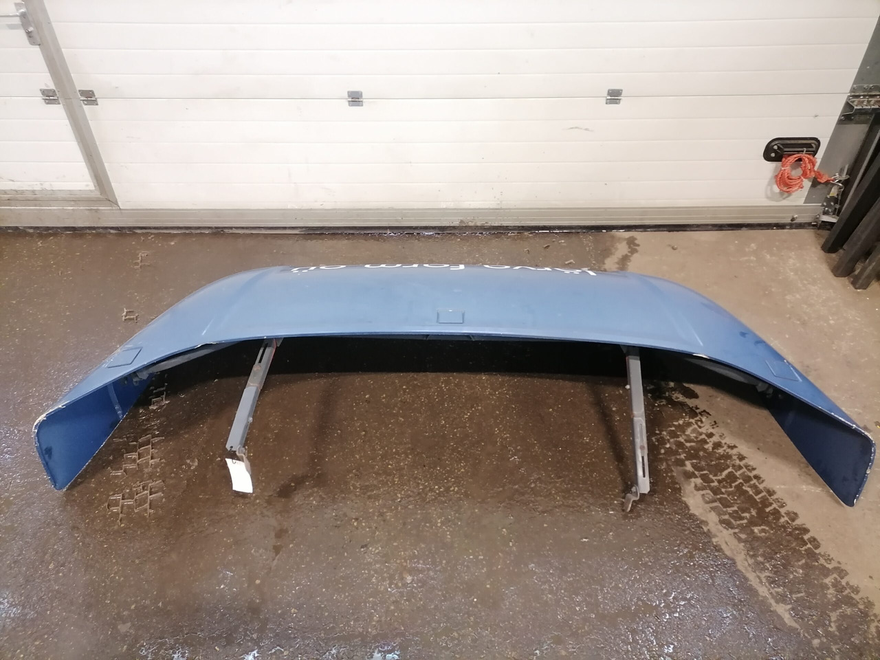 Scania Scania cab wind deflector, roof 1757973 - Аеродинаміка/ Спойлери в категорії Вантажівки: фото 2 Scania Scania cab wind deflector, roof 1757973 - Аеродинаміка/ Спойлери в категорії Вантажівки: фото 2
