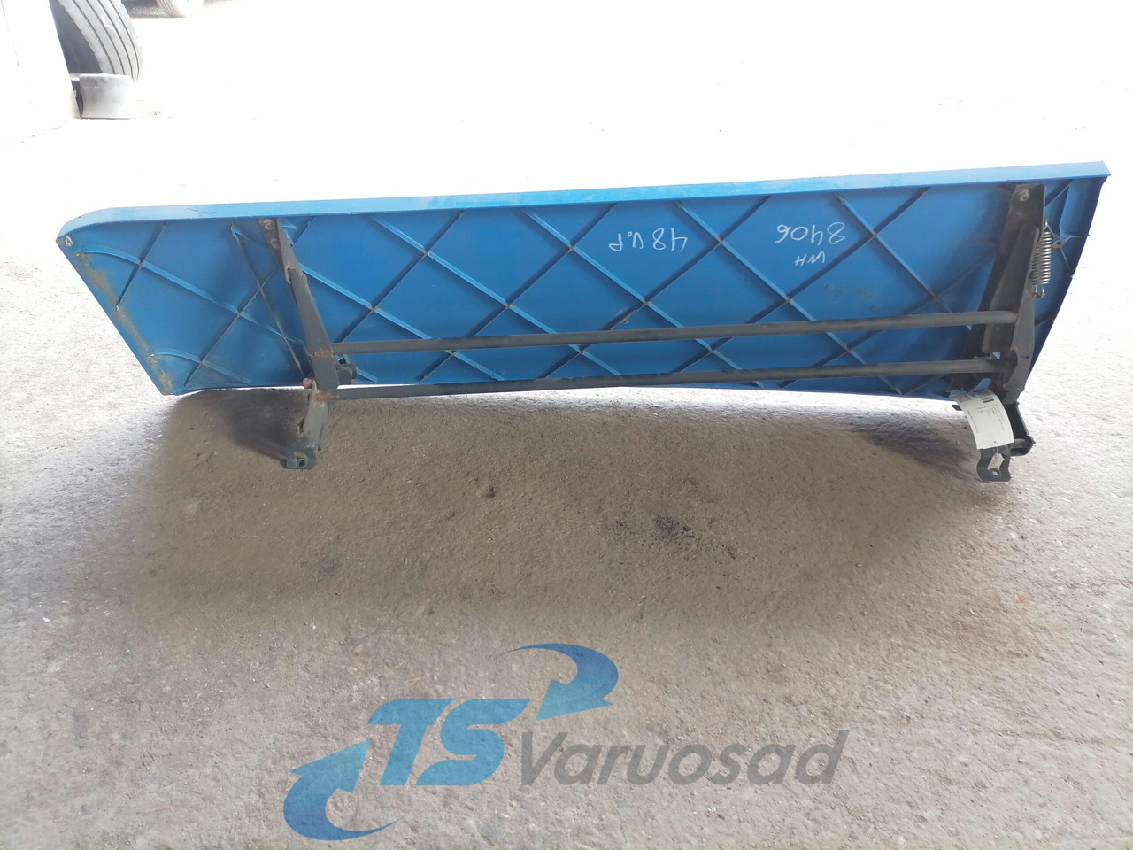 Scania Scania kabiini tuulesuunaja, vasak külg 1348521 - Аеродинаміка/ Спойлери в категорії Вантажівки: фото 2 Scania Scania kabiini tuulesuunaja, vasak külg 1348521 - Аеродинаміка/ Спойлери в категорії Вантажівки: фото 2