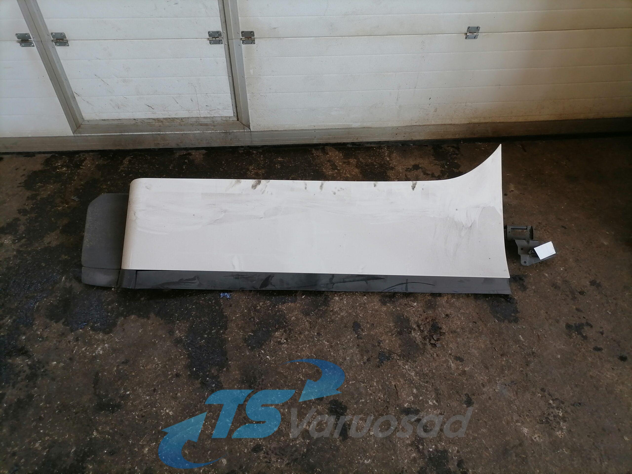 Scania Scania kabiini tuulesuunaja, vasak külg 1534039 - Аеродинаміка/ Спойлери в категорії Вантажівки: фото 1 Scania Scania kabiini tuulesuunaja, vasak külg 1534039 - Аеродинаміка/ Спойлери в категорії Вантажівки: фото 1