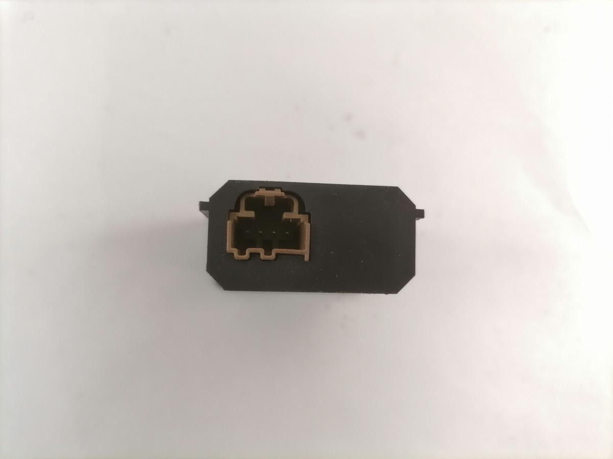 Scania USB pistiku paneel 2554704 - Електрична система в категорії Вантажівки: фото 3 Scania USB pistiku paneel 2554704 - Електрична система в категорії Вантажівки: фото 3