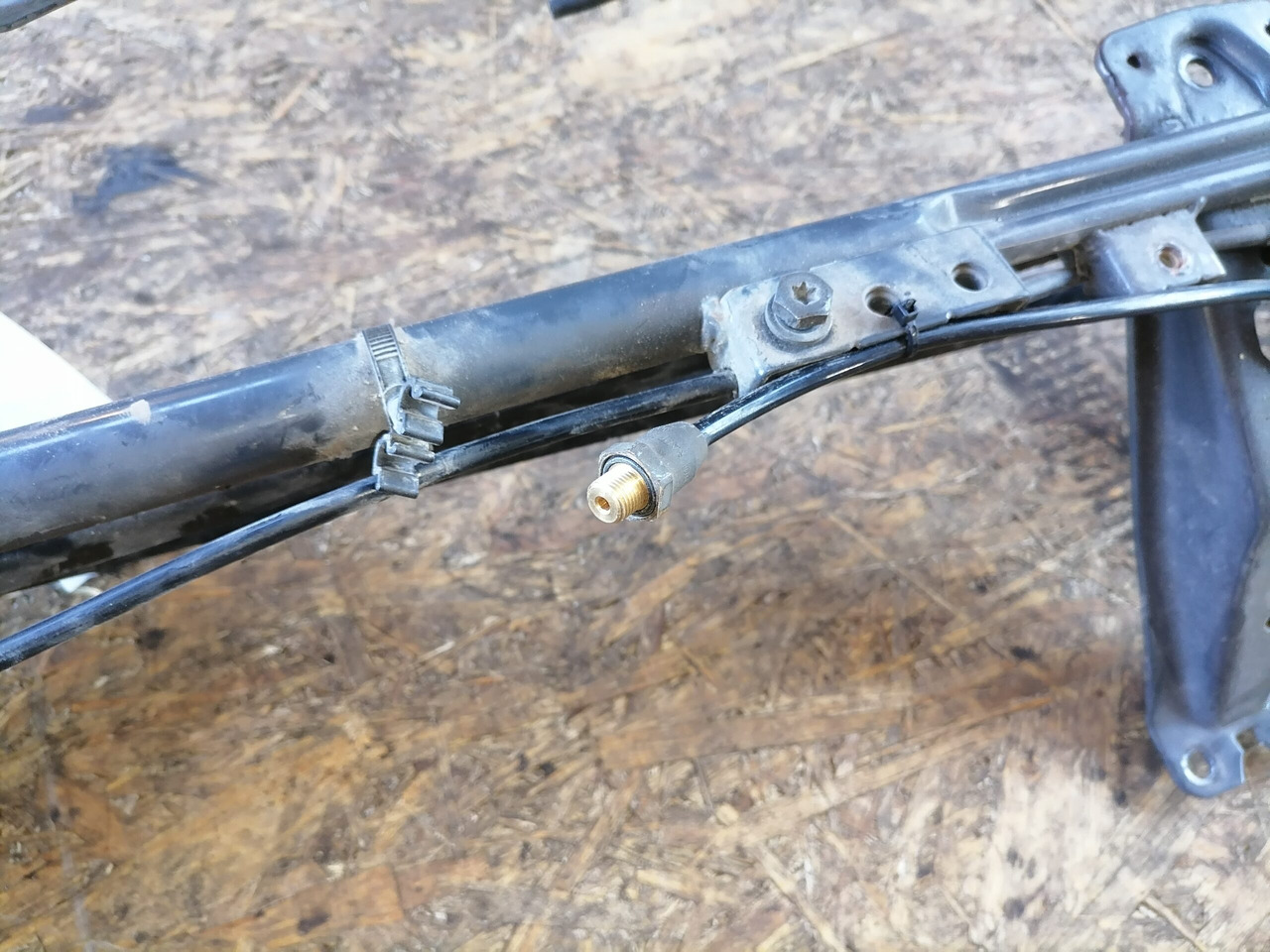 Scania Wiper frame 1765183 - Склоочисник в категорії Вантажівки: фото 3 Scania Wiper frame 1765183 - Склоочисник в категорії Вантажівки: фото 3