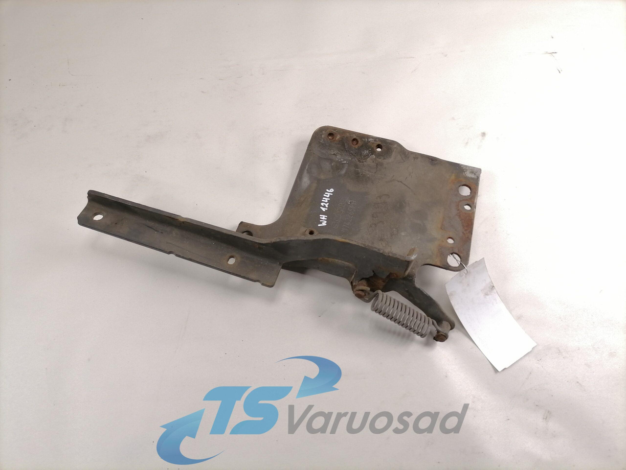 Scania lower grille carrier hinge 1742265 - Решітка радіатора в категорії Вантажівки: фото 1 Scania lower grille carrier hinge 1742265 - Решітка радіатора в категорії Вантажівки: фото 1