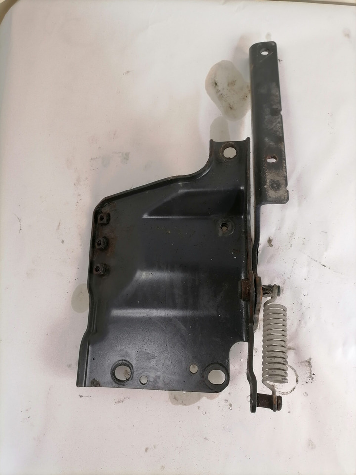 Scania lower grille carrier hinge 1742265 - Решітка радіатора в категорії Вантажівки: фото 1 Scania lower grille carrier hinge 1742265 - Решітка радіатора в категорії Вантажівки: фото 1