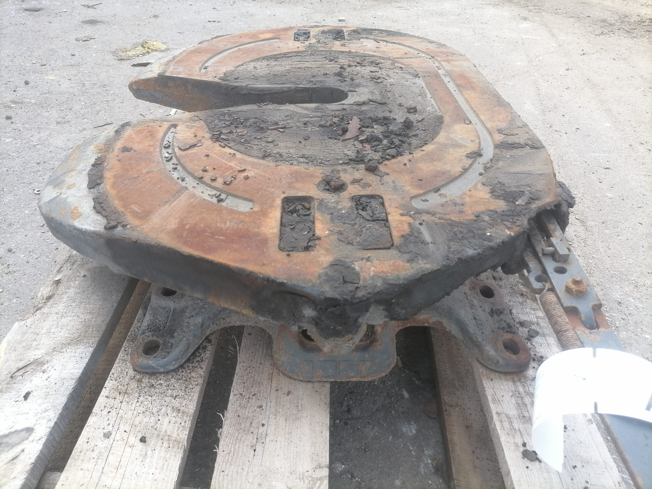 Universaalne Fifht wheel JOST - Сідло в категорії Вантажівки: фото 4 Universaalne Fifht wheel JOST - Сідло в категорії Вантажівки: фото 4
