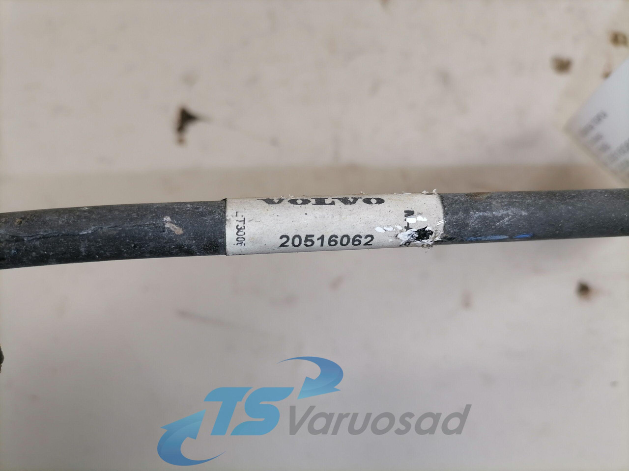 Volvo A/C pipe 20516062 - Опалення/ Вентиляція в категорії Вантажівки: фото 4 Volvo A/C pipe 20516062 - Опалення/ Вентиляція в категорії Вантажівки: фото 4