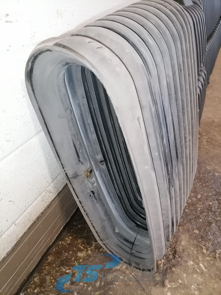 Volvo Air intake 21122123 - Система забору повітря в категорії Вантажівки: фото 4 Volvo Air intake 21122123 - Система забору повітря в категорії Вантажівки: фото 4